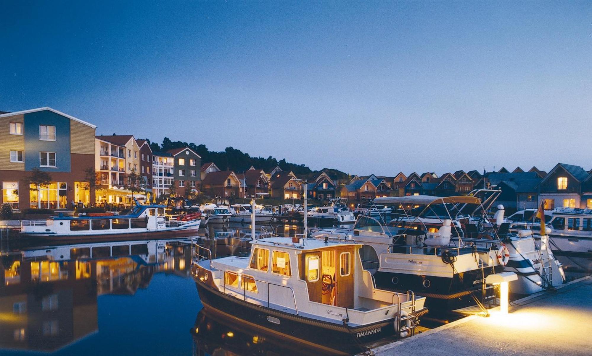 Precise Resort Marina Wolfsbruch Rheinsberg Esterno foto