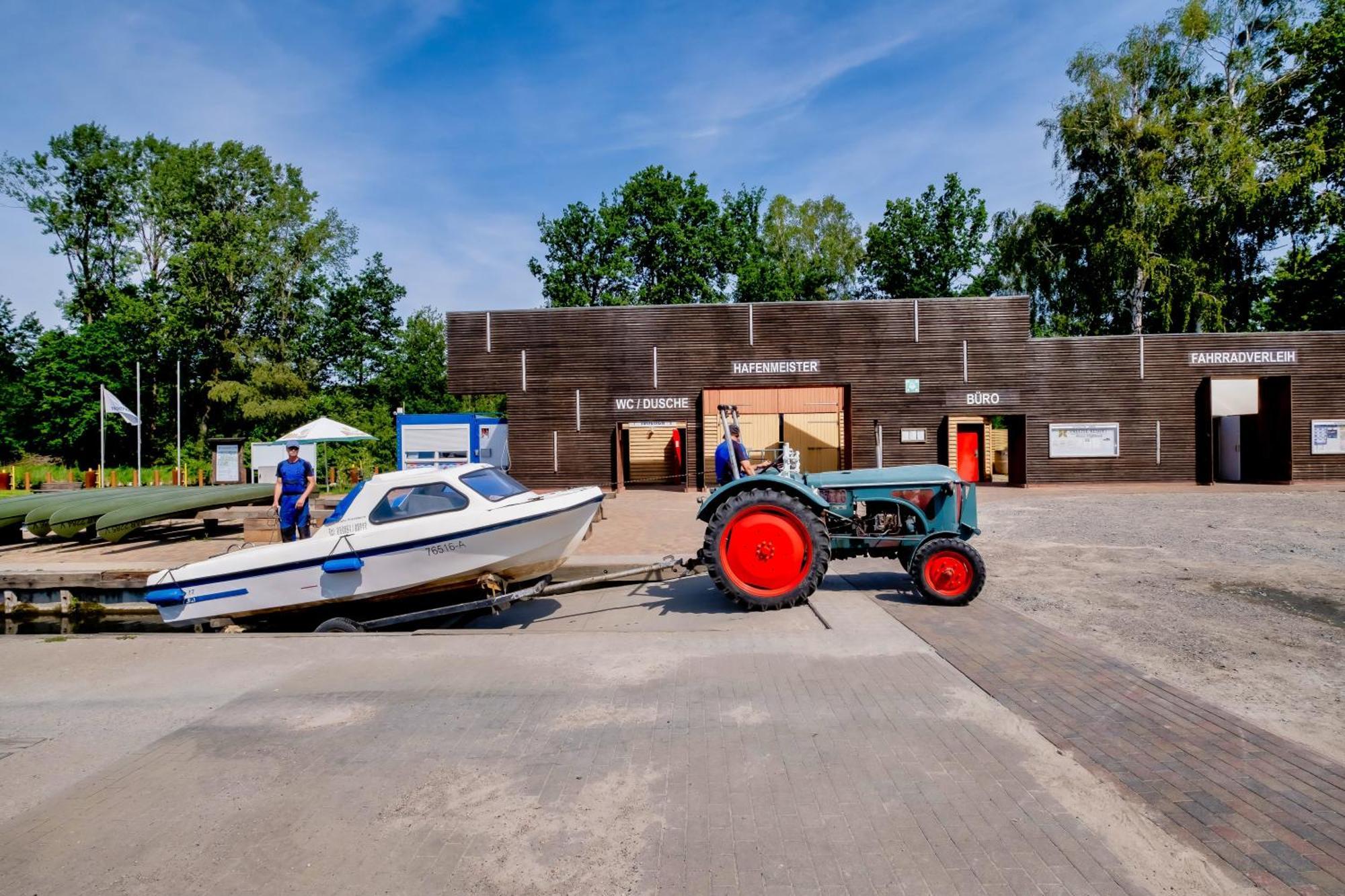 Precise Resort Marina Wolfsbruch Rheinsberg Esterno foto